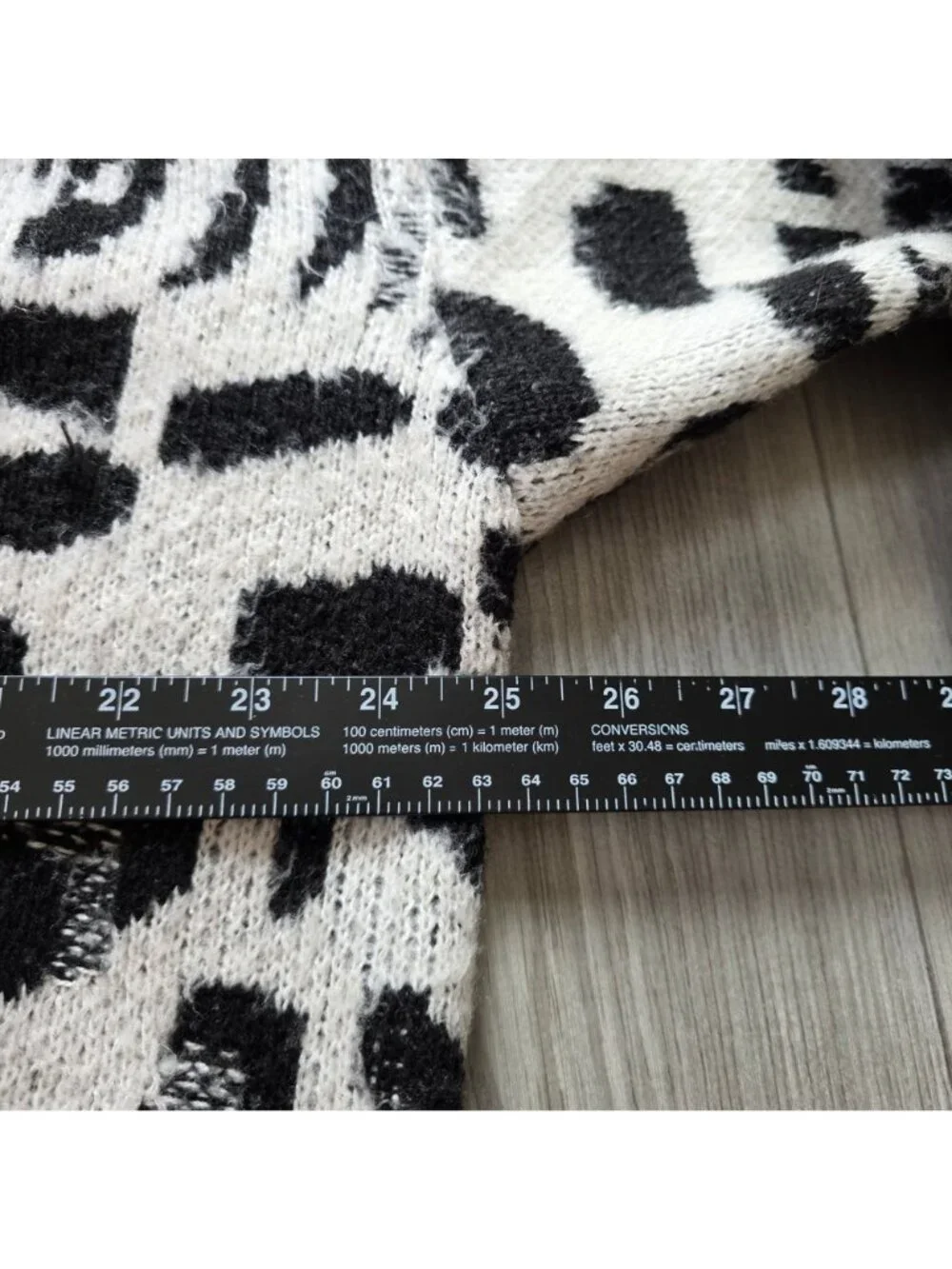 Torrid Animal Print Oversized Sweater Ivory & Black Ribbed Turtleneck Size 2